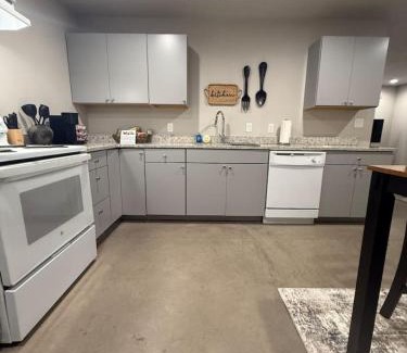 Clovis Apartment | Calming Comfort Stay