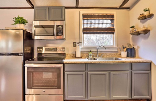 Luray Cabin | Calming Shenandoah Valley Cabin w/Hot Tub!