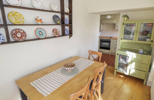 Newport Cottage | CALVEY'S COTTAGE, family friendly in Mulranny, County Mayo