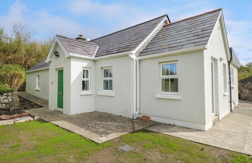 Newport Cottage | CALVEY'S COTTAGE, family friendly in Mulranny, County Mayo