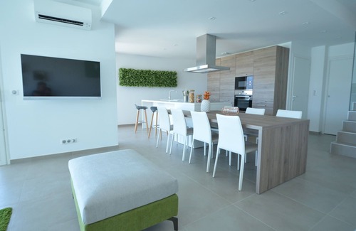 Calvi Villa | CALVI, MAGNIFICENT CONTEMPORARY VILLA WITH SEA VIEW AND HEATED POOL