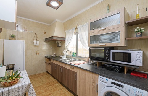 Sierra de Yeguas House | CALYMAR - Lovely holiday home with private pool and free WiFi.