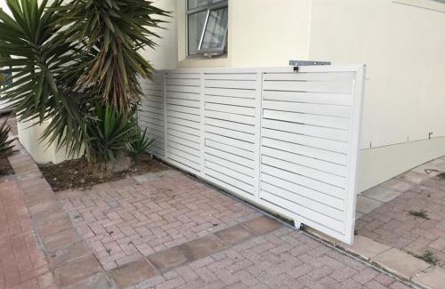 Calypso Beach House | Calypso Beach Holiday House