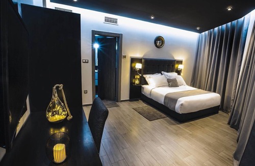 Ain El Turk Hotel | Calypso