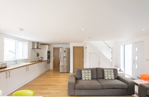 Carbis Bay House | Camana Modern Stunning Self Catering Home Carbis Bay Sea Glimpses Parking Wifi