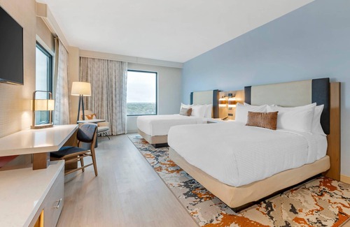 Rainey Street Historic District Hotel | Cambria Hotel Austin Downtown