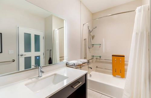 Copper Mountain Village Hotel | Cambria Hotel Copper Mountain