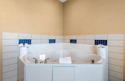 Uniontown Hotel | Cambria Hotel Uniontown