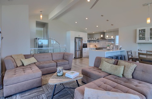 Park Hill House | Cambria Park Shores, across from beach with amazing Views!