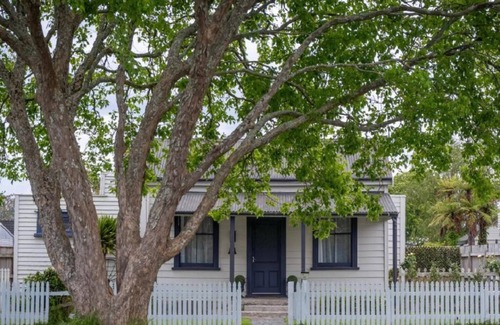 Rotoorangi Cottage | Cambridge Cottage