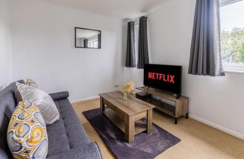 Great Shelford Apartment | Cambridge House near Addenbrookes, free WiFi!