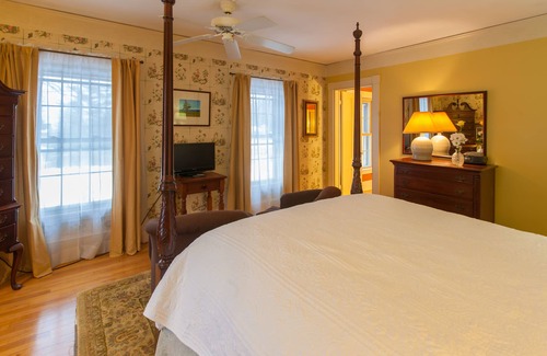 Camden Bed & Breakfast | Camden Windward House