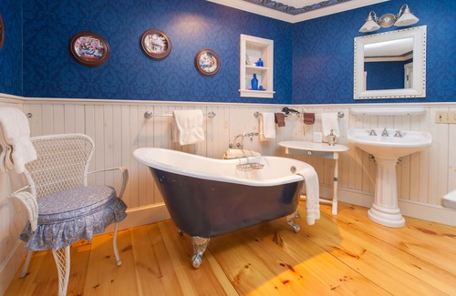 Camden Bed & Breakfast | Camden Windward House