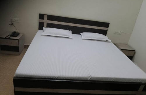 The Mall Road House | Camel view hotel