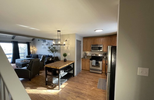 Tannersville House | Camelback Fun! Ski-in/Ski-out Updated and fresh! MUST SEE!