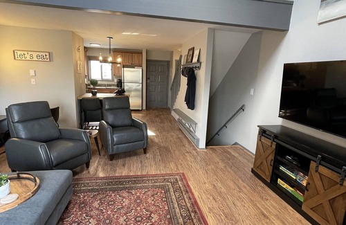 Tannersville House | Camelback Fun! Ski-in/Ski-out Updated and fresh! MUST SEE!