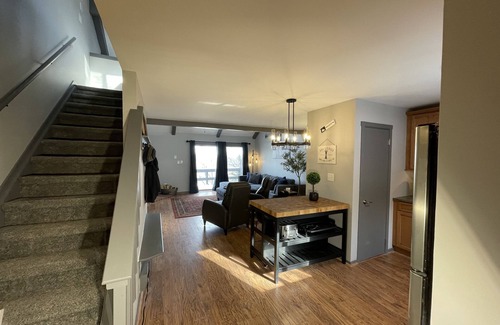 Tannersville House | Camelback Fun! Ski-in/Ski-out Updated and fresh! MUST SEE!