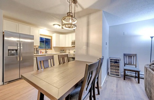 Village at Camelback Condo | Camelback mountain condo with incredible views! Quick walk to the slopes!