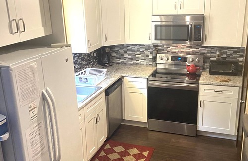 Village at Camelback House | CAMELBEACH SUMMER getaway FREE 3d NIGHT,FREE INDOOR POOL & SPA,FREE PARKING