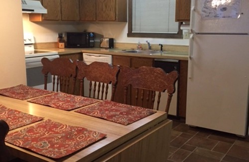 Village at Camelback House | CamelBeachWaterPark 3 Level Condo Deck Gas Grill AirConditioned SmartTV nPool
