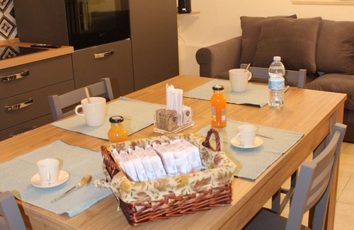 Palo del Colle Apartment | Camellia Apartment