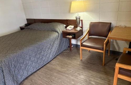 Prince George Hotel | Camelot Court Motel
