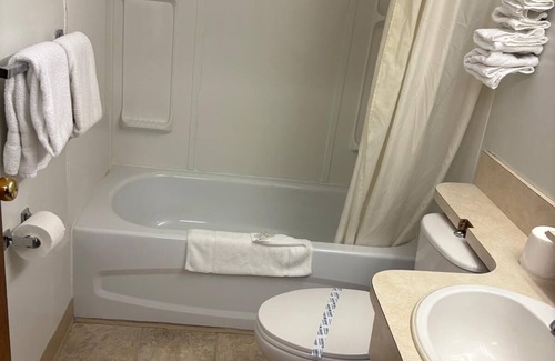 Prince George Hotel | Camelot Court Motel