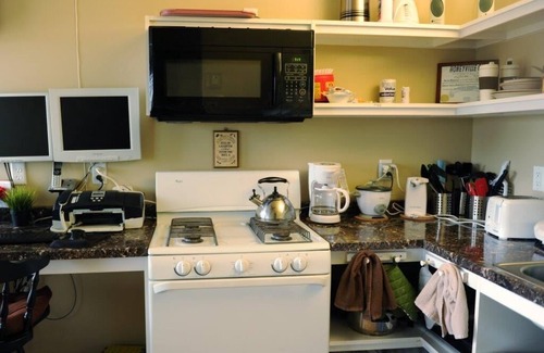 Honeyville Hotel | Camelot Inn at Honeyville