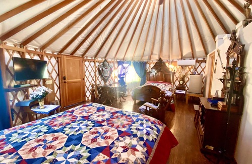 Veneta Bed & Breakfast | Camelot is a fully furnished yurt themed after the mythical Arthurian legend.