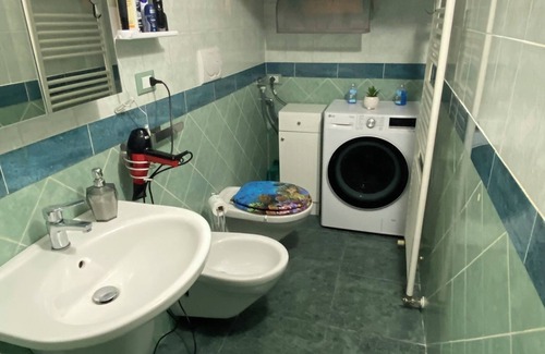 Faenza Apartment | Camera Doppia con Bagno nel Centro Storico di Faenza