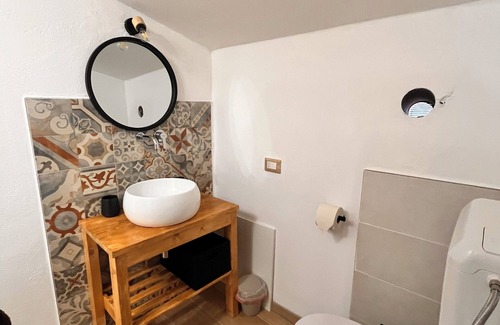 Villacidro Bed & Breakfast | Camera in località panoramica immersa nella natura. Sentieri naturali, cascate!