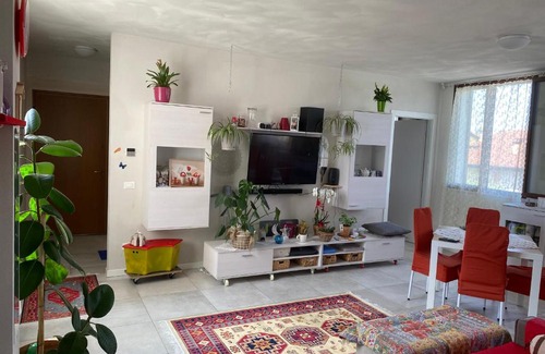 Peschiera del Garda House | Camera Monica