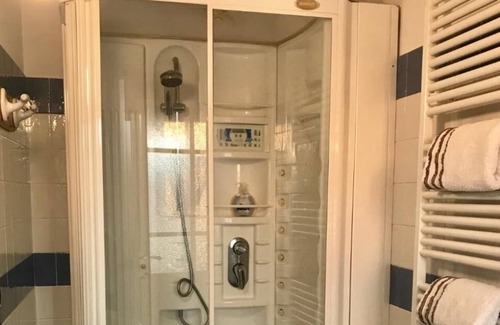 Cossato Bed & Breakfast | Camera preziosa matrimoniale