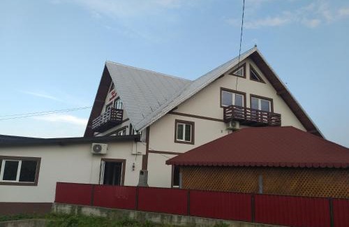 Arbore House | Camere de închiriat AnneMaryy