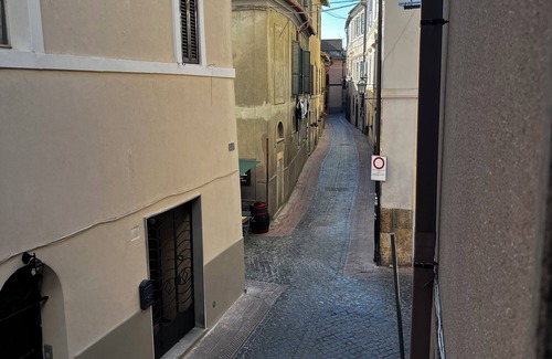 Tarquinia Apartment | Camere luminose, spaziose e complete di comfort nel cuore di Tarquinia