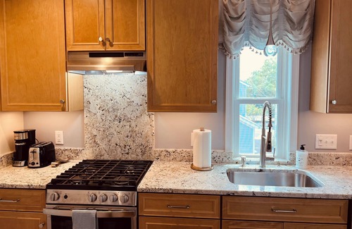 Winchester Apartment | Cameron Grace Brand New 1BR 1BA apt downtown Winchester