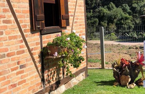 Sao Bonifacio Cabin | Caminhos da Serra do Tabuleiro - Chalé do Lago
