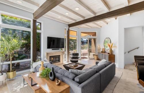 The Mesa House | Camino Mountain Villa by ACME House Company