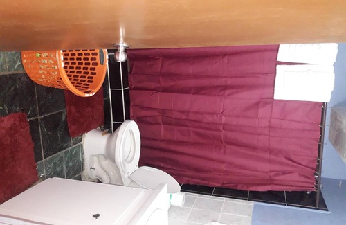 All Saints Apartment | Cammile's Guesthouse #3 2 bedroom Apartment