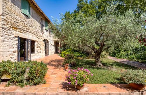 Fourques Apartment | Camoin