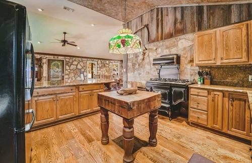 Blanco House | Camp Blanco | 18-Acre Ranch + Game Barn