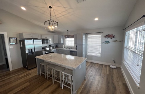 Chauvin Cabin | CAMP COCODRIE- Premier Waterfront Fishing and Hunting Lodge