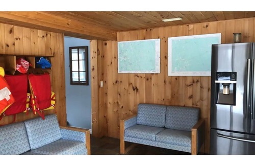 Kearney Cottage | Camp David Beautiful five bedroom cottage-Private Beach