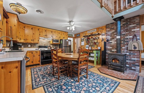 Rangeley Plantation House | Camp Firefly - Adorable Cottage on Mooselookmeguntic Lake with sandy walk in