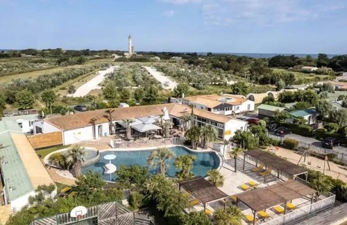 Saint-Clement-des-Baleines House | Camping Romanée La Plage * - Comfort mobile home 3 rooms 4 people