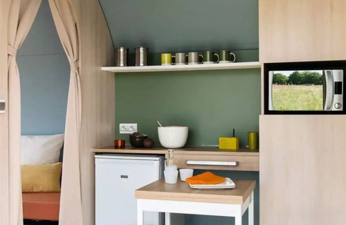 Saint Nazaire sur Charente House | Camping Flower L'Abri-côtier * - Lodge Tent Coco Sweet 3 Rooms 4 People Without Toilet Blocks