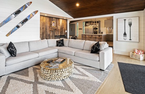 Rosseau Cottage | CAMP KAHSHE | Luxury Beachfront Muskoka Cottage Rental
