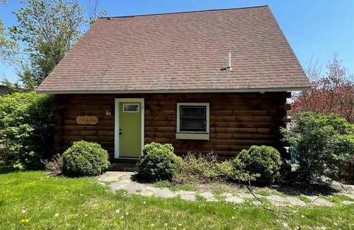 Standish House | CAMP MARCY LIMIT 8 cottage