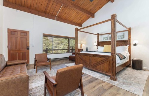 Camp Nelson Hotel | Camp Nelson Lodge Room 10