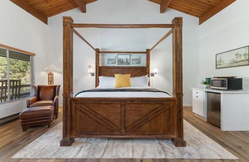 Springville House | Camp Nelson Lodge Room 10